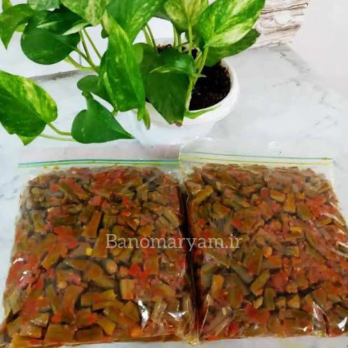 لوبیا سبز با آب گوجه